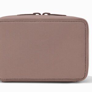 NWOT Dagne Dover Arlo neoprene Tech Organizer in Dune Size: :Large